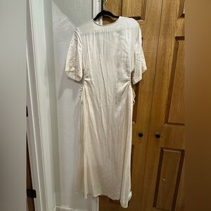 Topshop Elegant Cream Maxi Dress with cutout detail. Size 8. NWT.